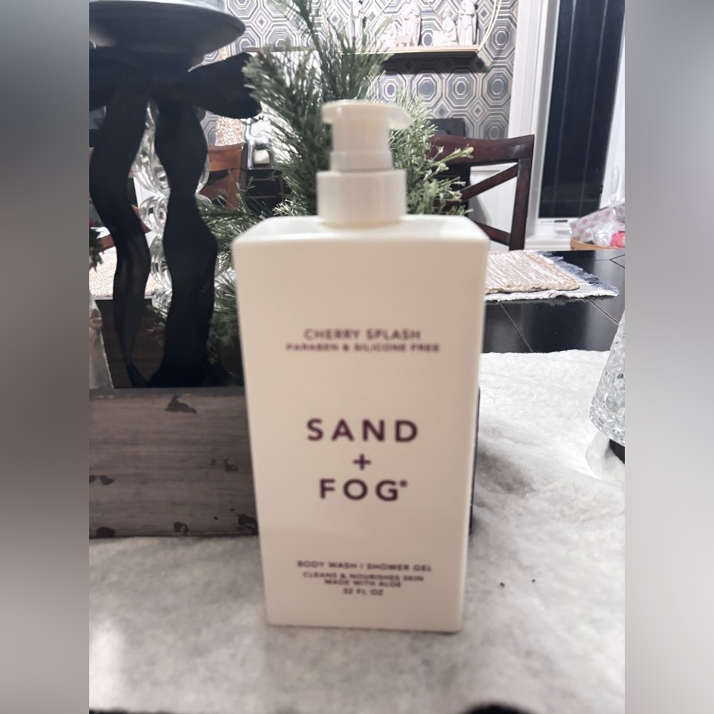 Cherry Splash Body Wash - White